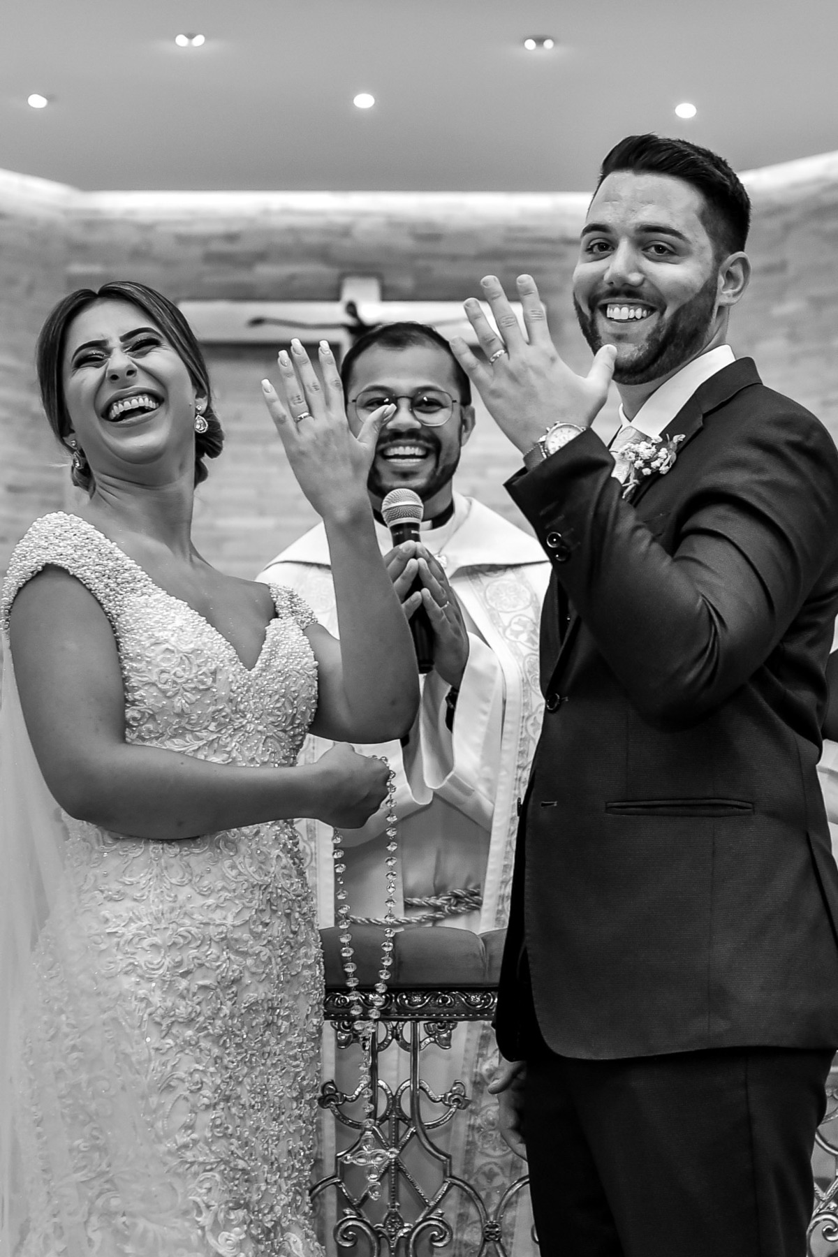 casamento, fotos casamento, Paróquia Cristo Redentor, noivos, vestido da noiva, aliança