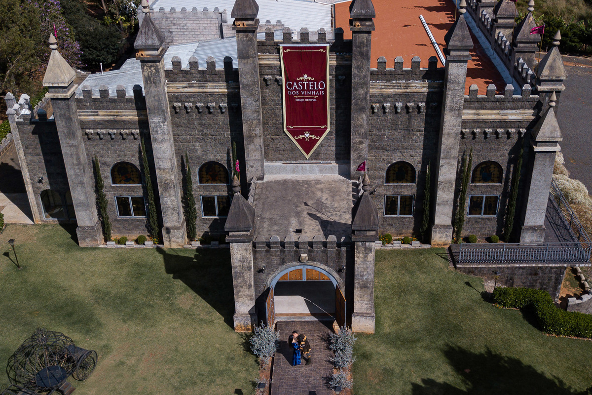 Ensaio pre-wedding , ensaio diferente, ensaio fotográfico casal, ensaio casal, fotos casal, ensaio fotográfico castelo, castelo dos vinhais, ensaio medieval, ensaio fotográfico medieval, ensaio pre-wedding castelo dos vinhais, pre wedding tematico