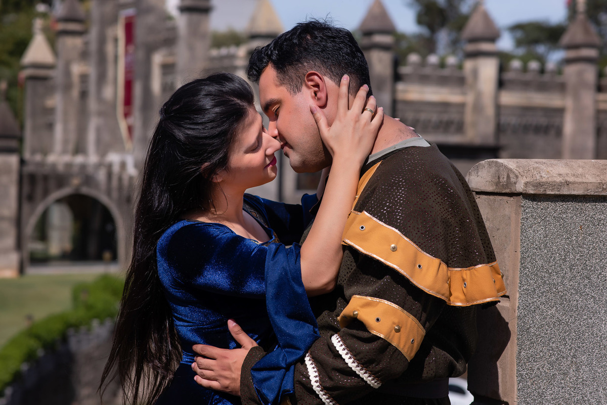 Ensaio pre-wedding , ensaio diferente, ensaio fotográfico casal, ensaio casal, fotos casal, ensaio fotográfico castelo, castelo dos vinhais, ensaio medieval, ensaio fotográfico medieval, ensaio pre-wedding castelo dos vinhais, pre wedding tematico
