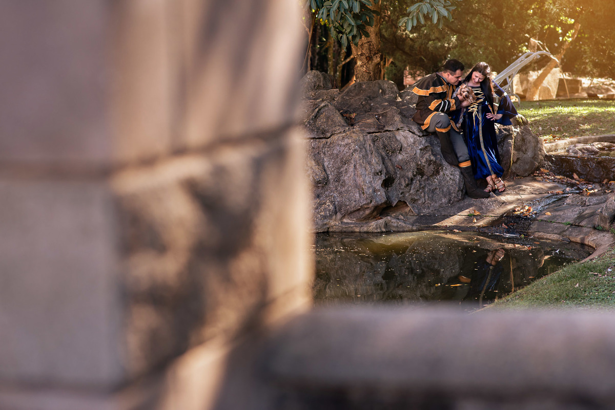 Ensaio pre-wedding , ensaio diferente, ensaio com dog, Ensaio tematico, ensaio casal, fotos casal, ensaio fotográfico castelo, castelo dos vinhais, ensaio medieval, ensaio fotográfico medieval, ensaio pre-wedding castelo dos vinhais, ensaio com cachorro