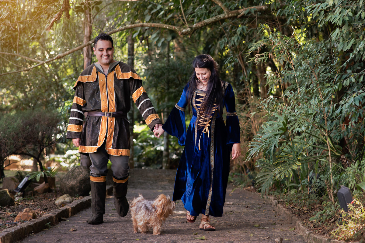 Ensaio pre-wedding , ensaio diferente, ensaio fotográfico casal, ensaio casal, fotos casal, ensaio fotográfico castelo, castelo dos vinhais, ensaio medieval, ensaio fotográfico medieval, ensaio pre-wedding castelo dos vinhais, pre wedding tematico