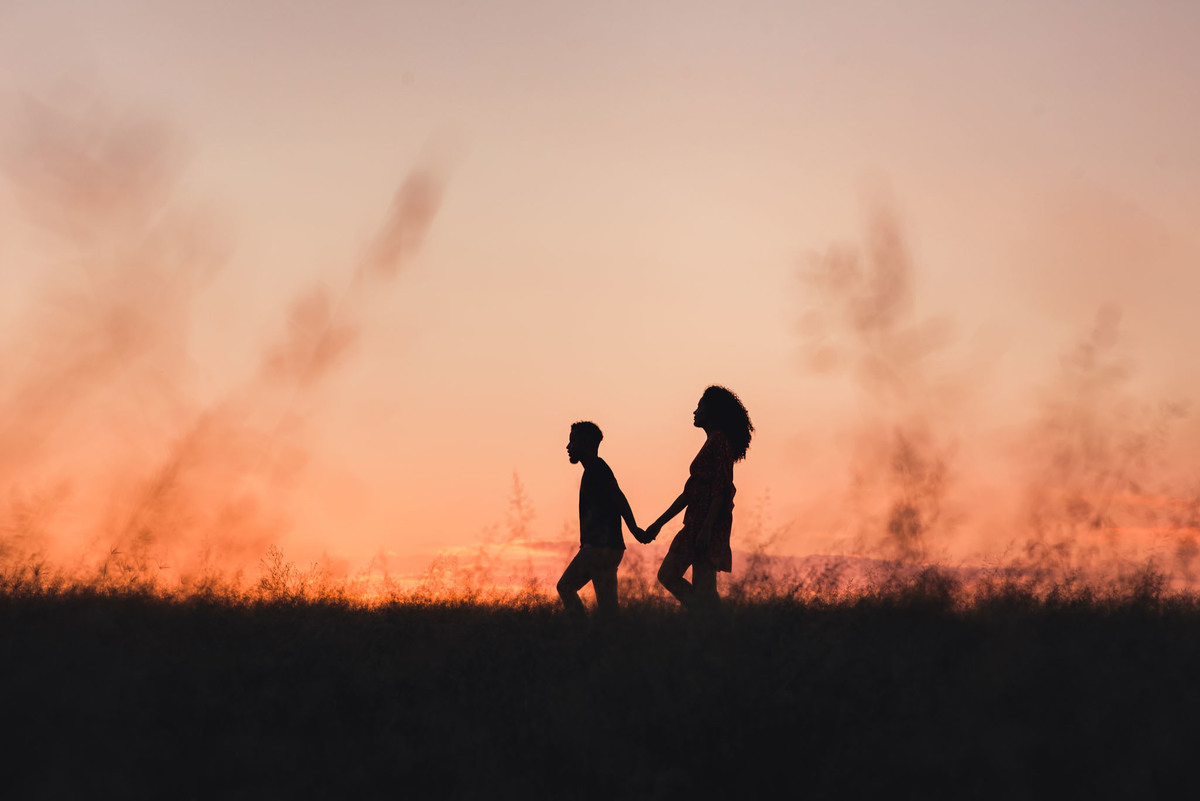 Ensaio Pre Wedding Holambra, Ensaio Casal, Theos Turismo Holambra. Holambra cidade das flores. Ensaio pre wedding na plantação de girassol. Campo de rosas