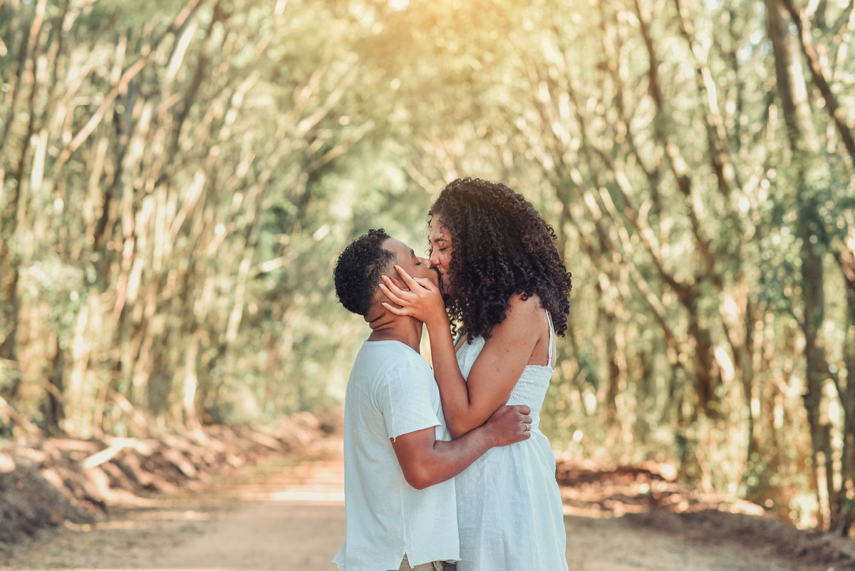 Ensaio Pre Wedding Holambra, Ensaio Casal, Theos Turismo Holambra. Holambra cidade das flores. Ensaio pre wedding na plantação de girassol. Campo de rosas