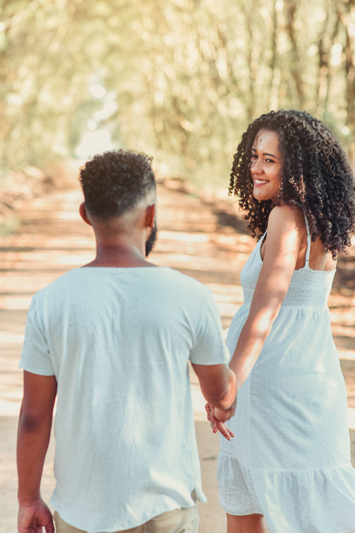 Ensaio Pre Wedding Holambra, Ensaio Casal, Theos Turismo Holambra. Holambra cidade das flores. Ensaio pre wedding na plantação de girassol. Campo de rosas