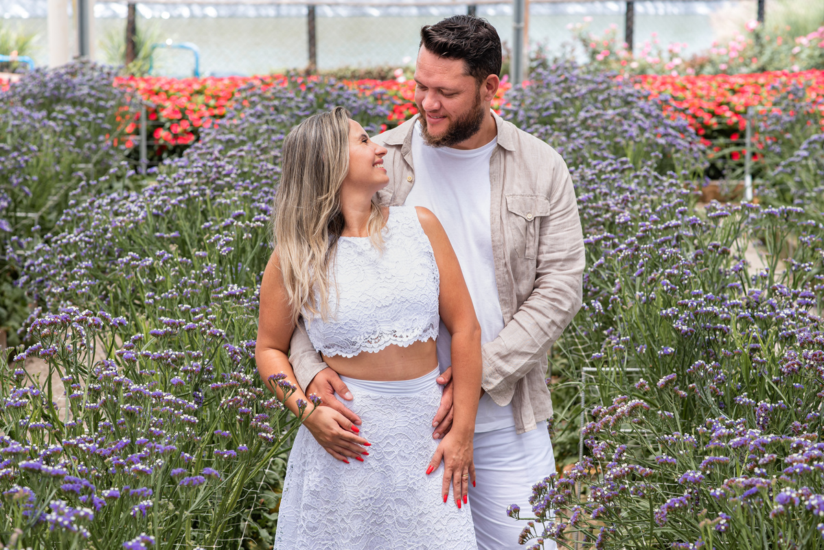 Ensaio Pre Wedding Holambra, Ensaio Casal, Theos Turismo Holambra. Holambra cidade das flores. Ensaio pre wedding na plantação de girassol. Campo de rosas