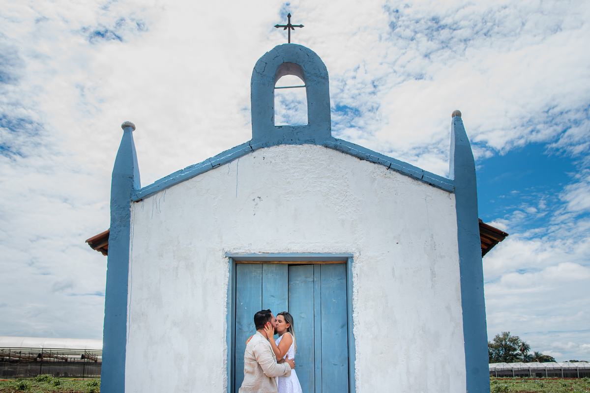 Ensaio Pre Wedding Holambra, Ensaio Casal, Theos Turismo Holambra. Holambra cidade das flores. Ensaio pre wedding na plantação de girassol. Campo de rosas