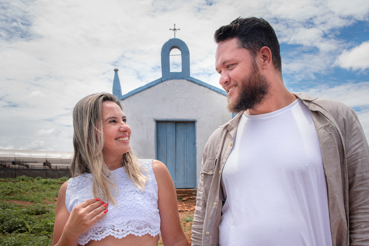 Ensaio Pre Wedding Holambra, Ensaio Casal, Theos Turismo Holambra. Holambra cidade das flores. Ensaio pre wedding na plantação de girassol. Campo de rosas