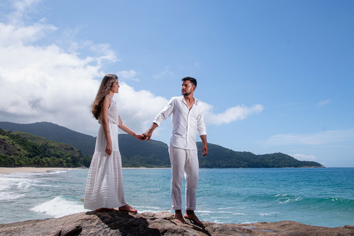 praias, ensaio na praia, pre wedding na praia, praia sao sebastião, sol mar e amor, ensaio fotografico na praia. dicas de pre wedding.