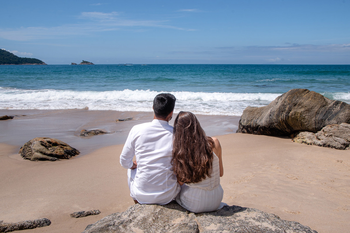 praias, ensaio na praia, pre wedding na praia, praia sao sebastião, sol mar e amor, ensaio fotografico na praia. dicas de pre wedding.