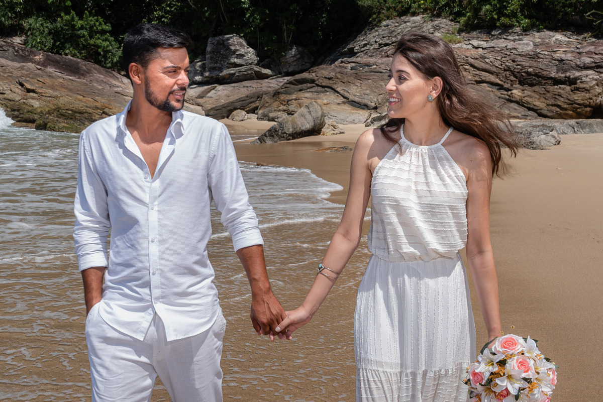 praias, ensaio na praia, pre wedding na praia, praia sao sebastião, sol mar e amor, ensaio fotografico na praia. dicas de pre wedding.