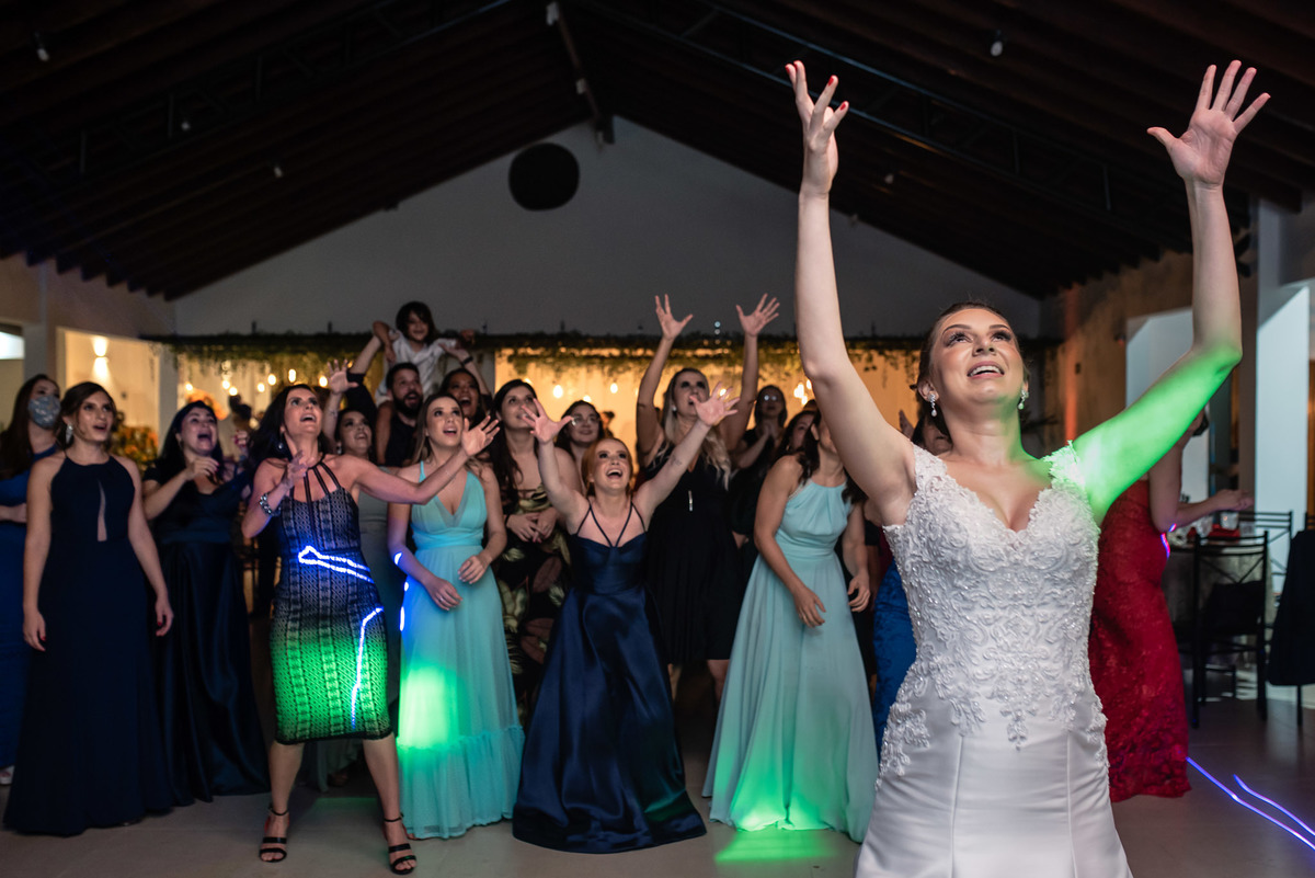 vale verde, casamento, noiva, fotografia de casamento, fotografia, alex e thais fotografia , balada casamento, buque