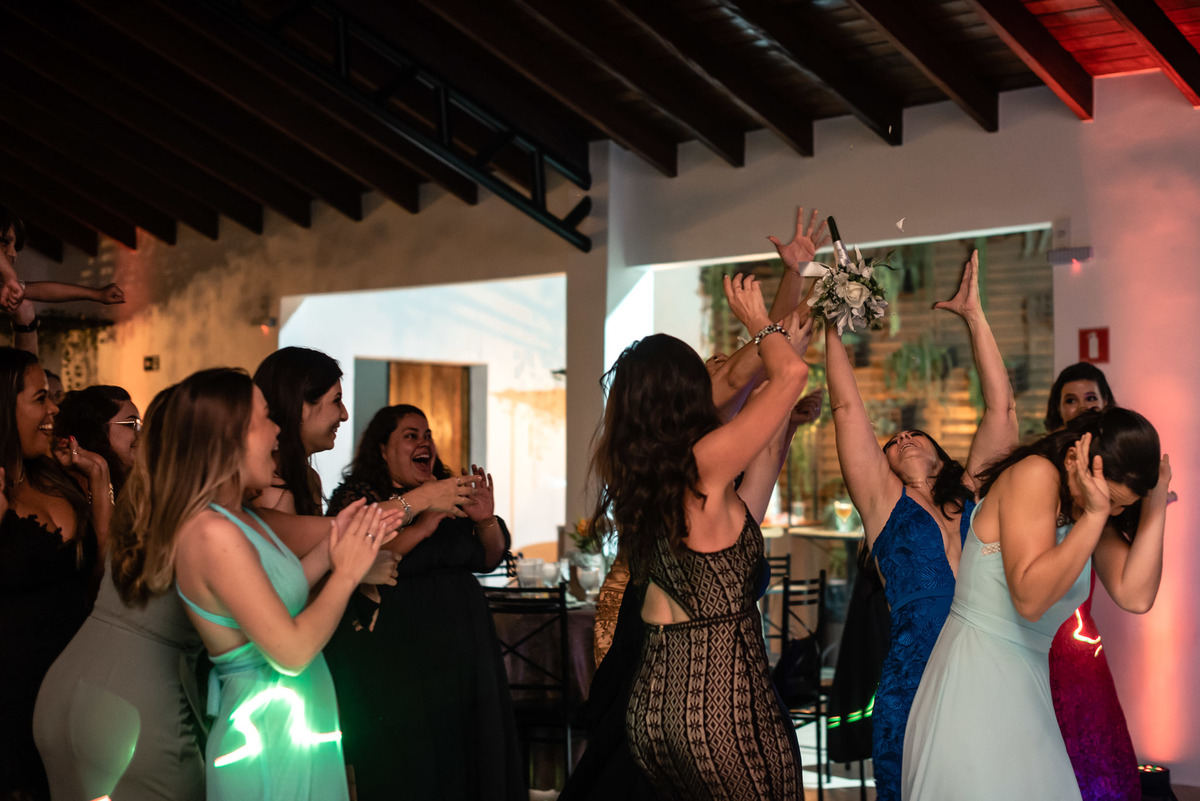 vale verde, casamento, noiva, fotografia de casamento, fotografia, alex e thais fotografia , balada casamento, buque