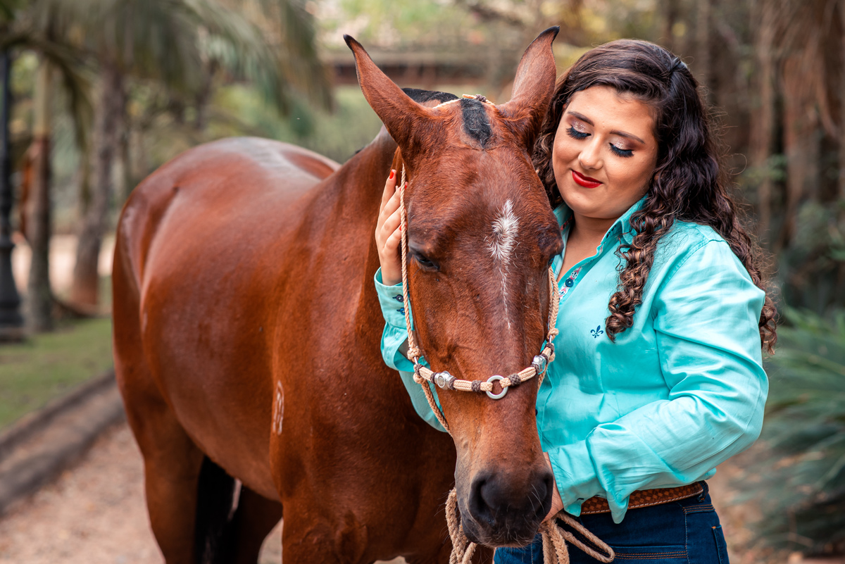 #debutante #ensaiodeburante #ensaio 15anos #15anos #ensaiofotografico #ensaioexterno #fotosdebutante #fotografiade15anos #ensaiocavalo #ensaiodiferente #fotografojundiai #fotografosp #alexethaisfotografia