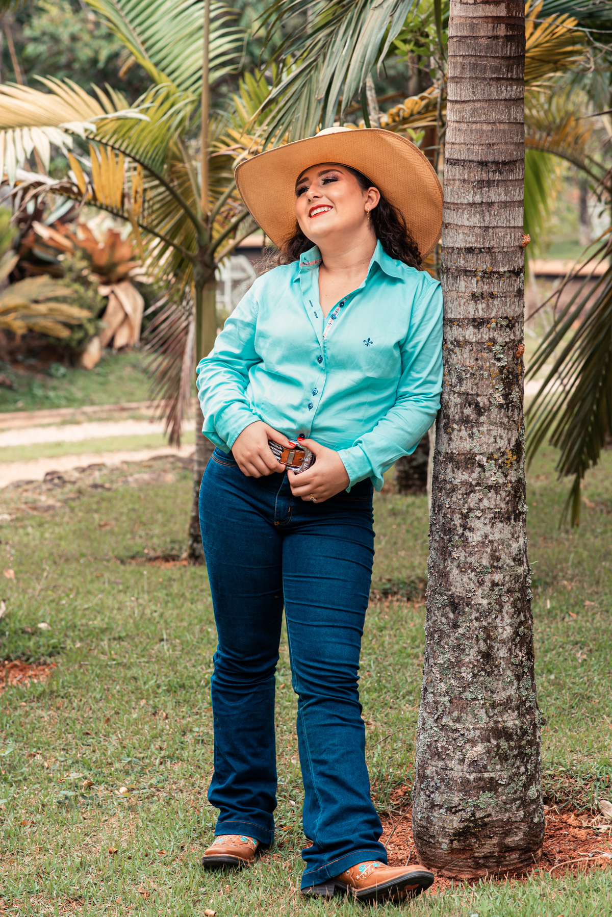 #debutante #ensaiodeburante #ensaio 15anos #15anos #ensaiofotografico #ensaioexterno #fotosdebutante #fotografiade15anos #ensaiocavalo #ensaiodiferente #fotografojundiai #fotografosp #alexethaisfotografia