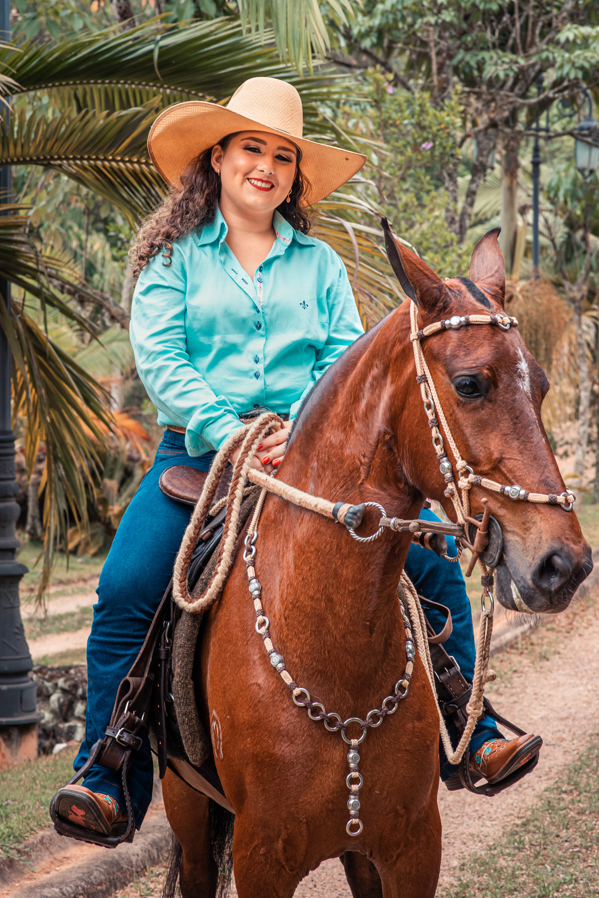 #debutante #ensaiodeburante #ensaio 15anos #15anos #ensaiofotografico #ensaioexterno #fotosdebutante #fotografiade15anos #ensaiocavalo #ensaiodiferente #fotografojundiai #fotografosp #alexethaisfotografia