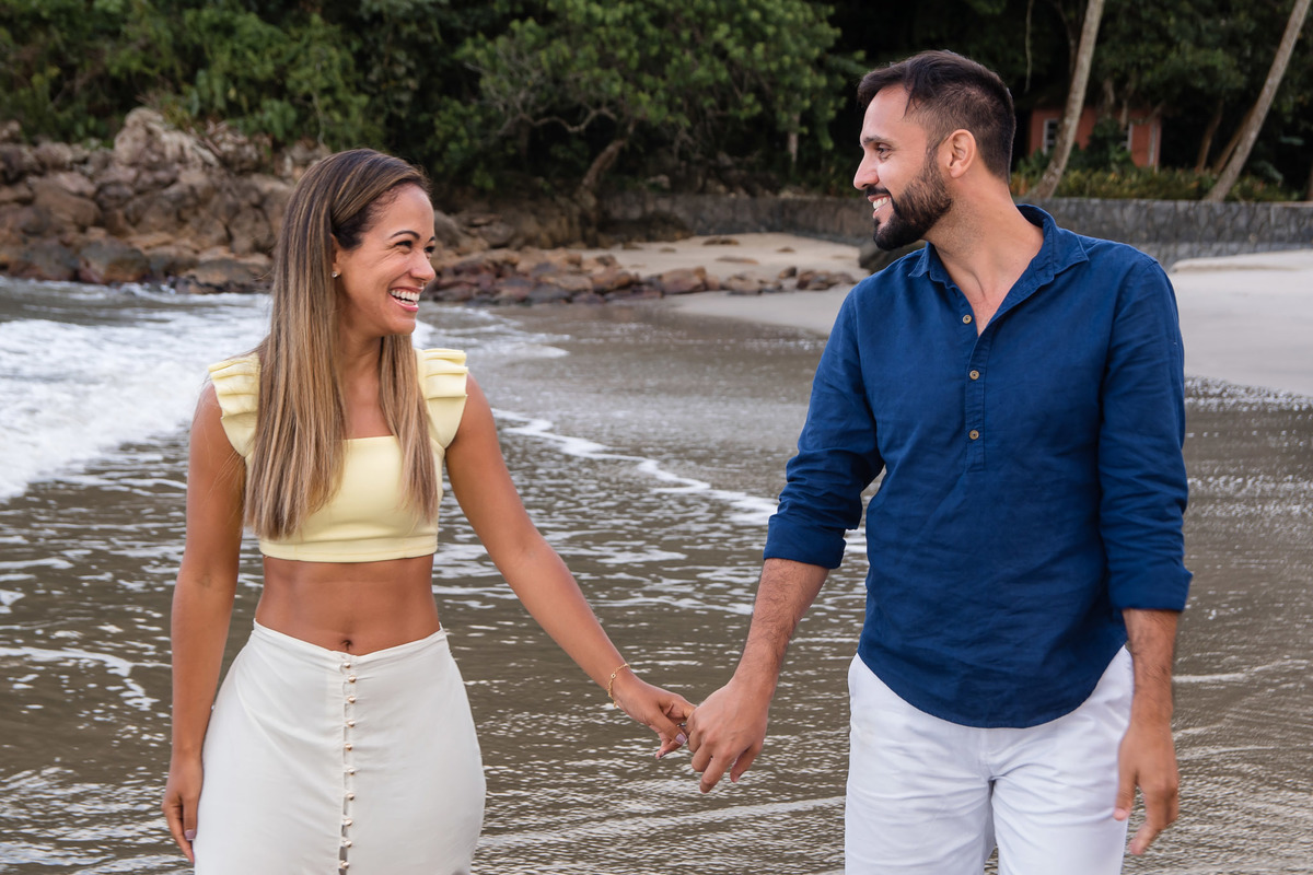Ensaio pre wedding praia das conchas guaruja. ensaio noivos na praia. ensaio casal. casar na praia. Vou casar. ensaio na praia. pre wedding na praia. amor por praia. praia do edem