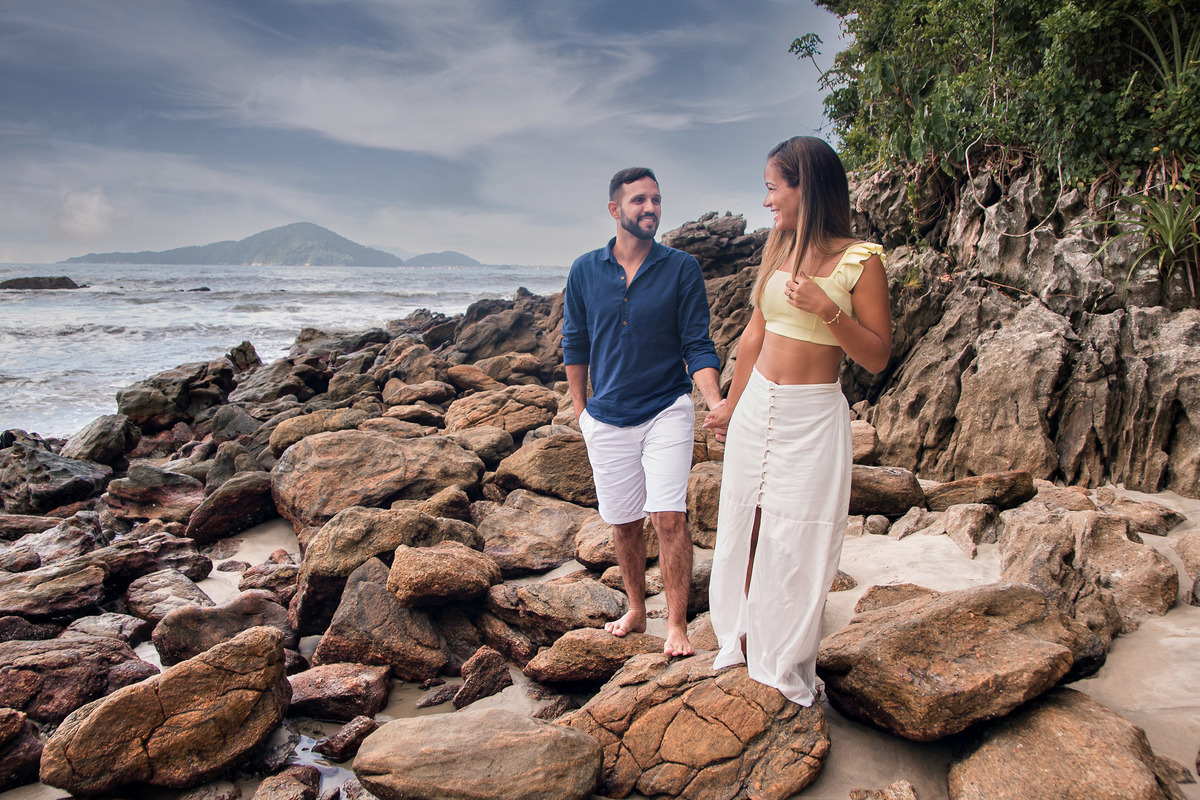 Ensaio pre wedding praia das conchas guaruja. ensaio noivos na praia. ensaio casal. casar na praia. Vou casar. ensaio na praia. pre wedding na praia. amor por praia. praia do edem