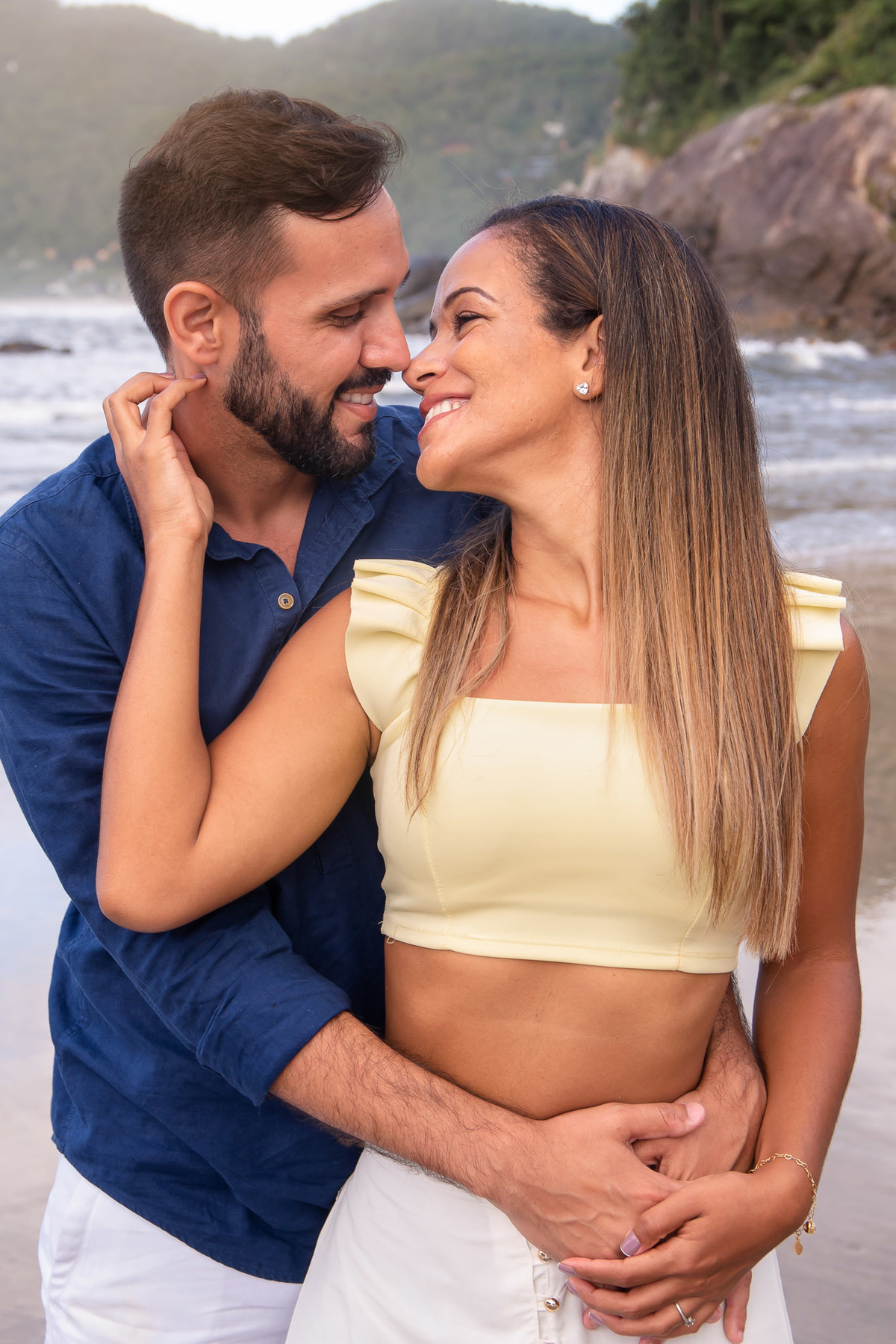 Ensaio pre wedding praia das conchas guaruja. ensaio noivos na praia. ensaio casal. casar na praia. Vou casar. ensaio na praia. pre wedding na praia. amor por praia. praia do edem