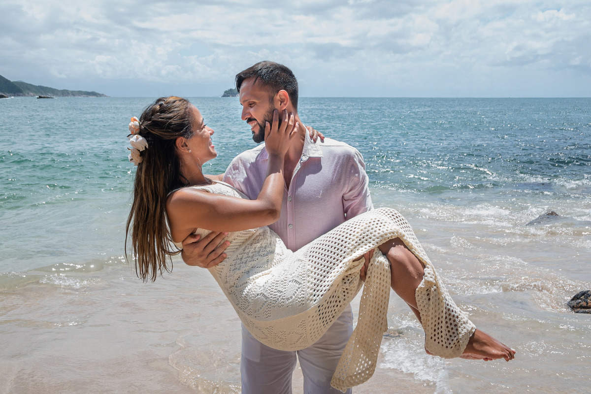 Ensaio pre wedding praia das conchas guaruja. ensaio noivos na praia. ensaio casal. casar na praia. Vou casar. ensaio na praia. pre wedding na praia. amor por praia. praia do edem