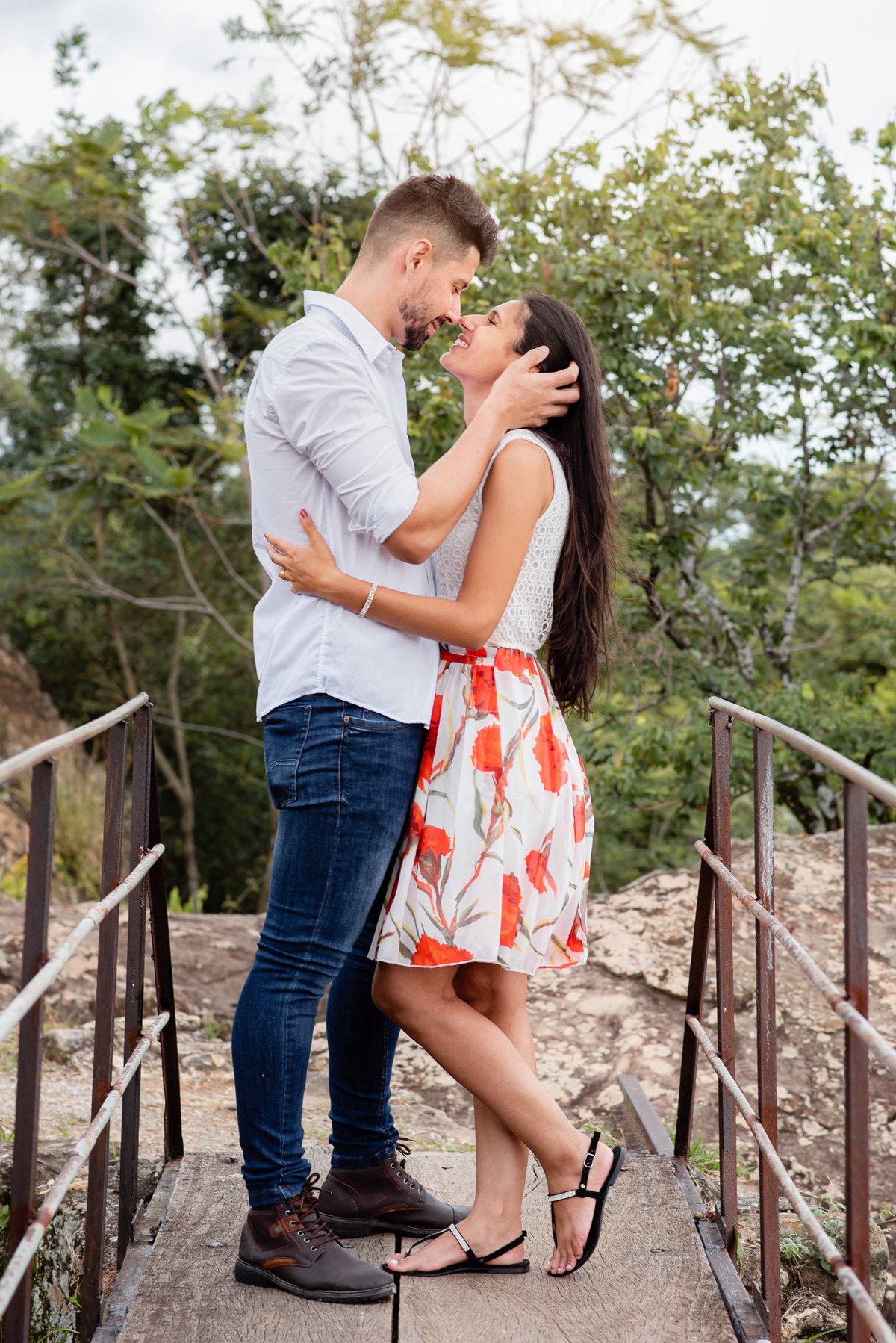 ensaio Pré-Wedding na Floresta Nacional de Ipanema. Fazenda Ipanema Sorocaba. fazenda Ipero, ensaio sorocaba. pre wedding sorocaba. dicas de ensaio. poses de ensaio casal. fotografia de casamento. fotografo de casamento.