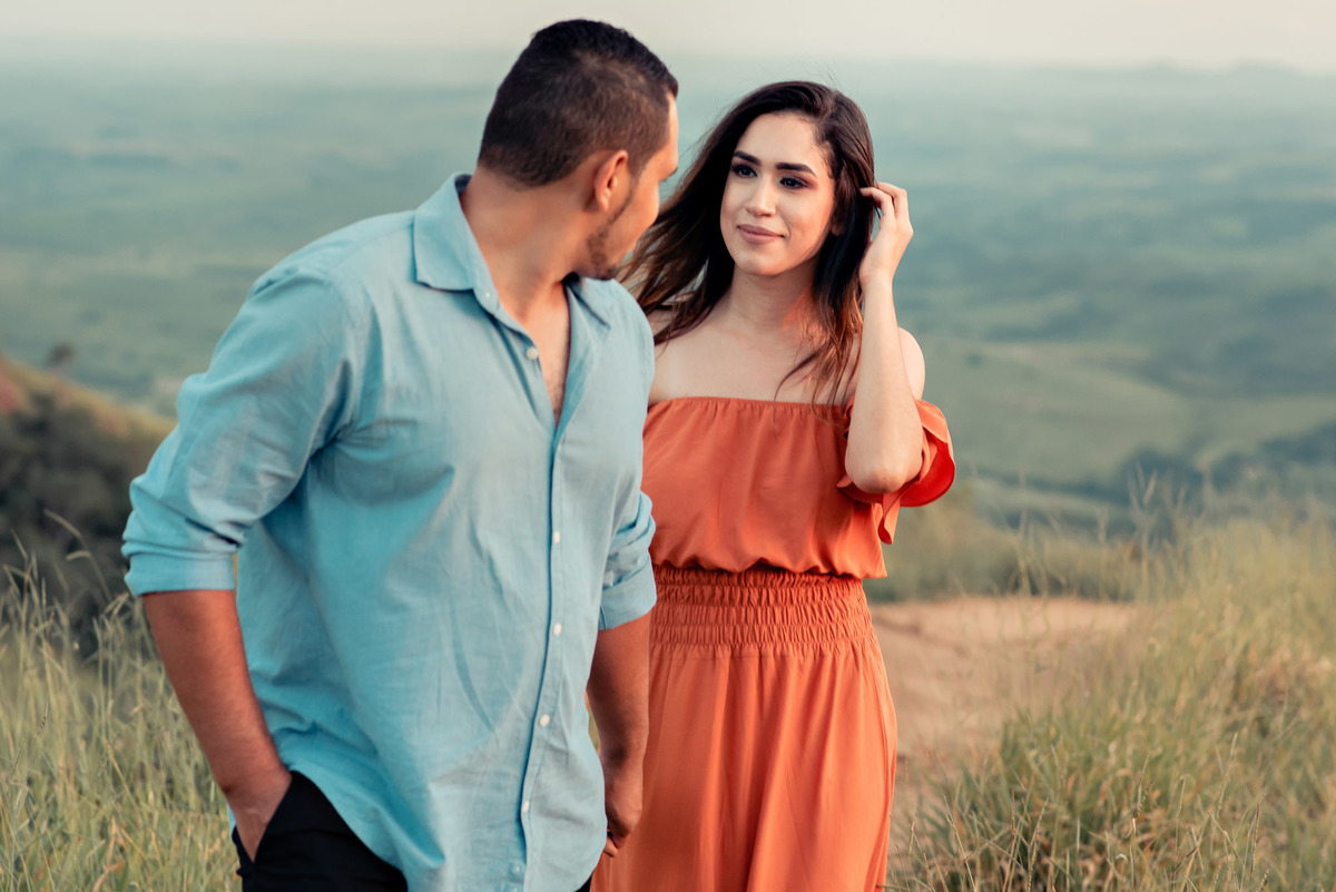 ensaio Pré-Wedding em itirapina. Ensaio itirapina. pre wedding . dicas de ensaio. poses de ensaio casal. fotografia de casamento. fotografo de casamento.