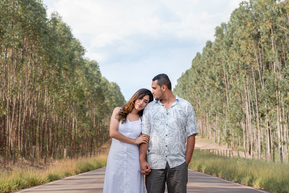 ensaio Pré-Wedding em itirapina. Ensaio itirapina. pre wedding . dicas de ensaio. poses de ensaio casal. fotografia de casamento. fotografo de casamento.