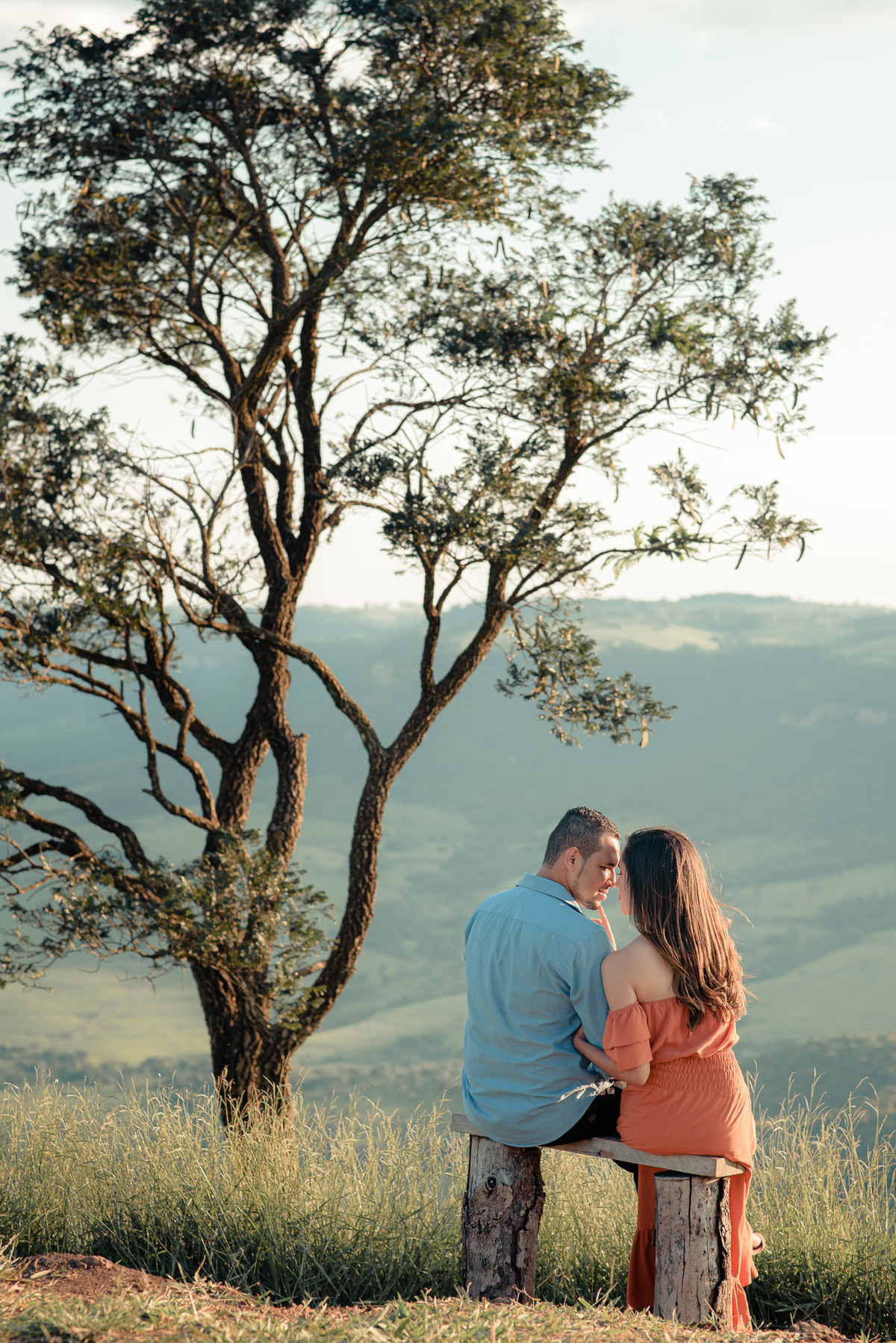ensaio Pré-Wedding em itirapina. Ensaio itirapina. pre wedding . dicas de ensaio. poses de ensaio casal. fotografia de casamento. fotografo de casamento.