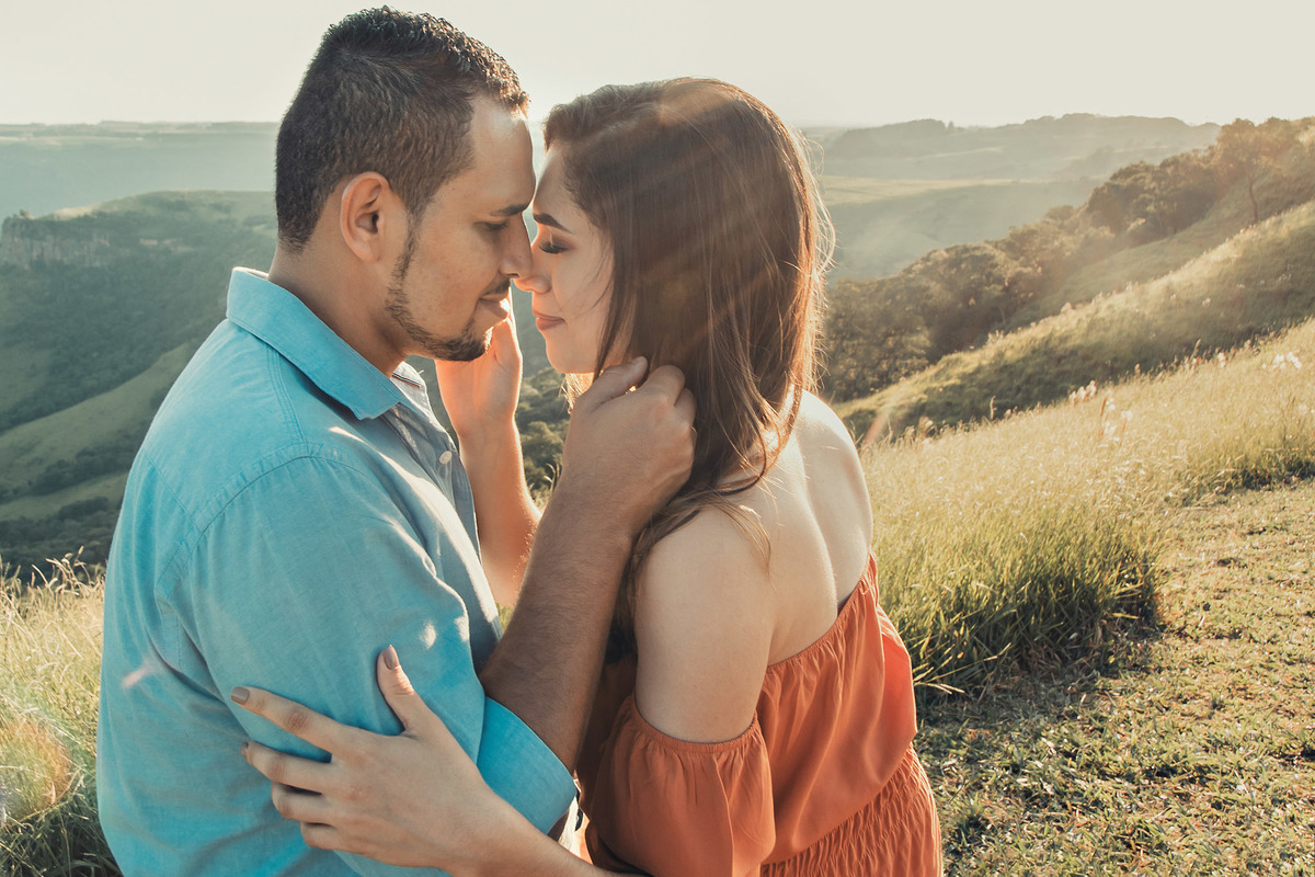 ensaio Pré-Wedding em itirapina. Ensaio itirapina. pre wedding . dicas de ensaio. poses de ensaio casal. fotografia de casamento. fotografo de casamento.