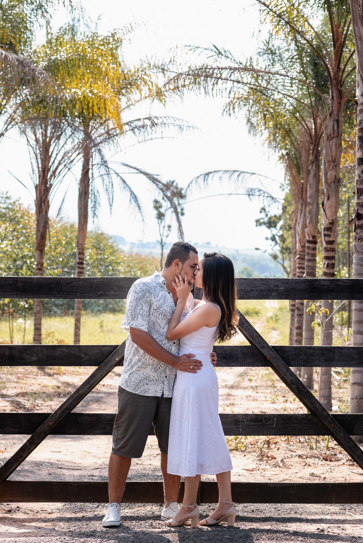 ensaio Pré-Wedding em itirapina. Ensaio itirapina. pre wedding . dicas de ensaio. poses de ensaio casal. fotografia de casamento. fotografo de casamento.