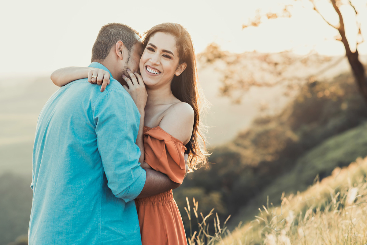 ensaio Pré-Wedding em itirapina. Ensaio itirapina. pre wedding . dicas de ensaio. poses de ensaio casal. fotografia de casamento. fotografo de casamento.