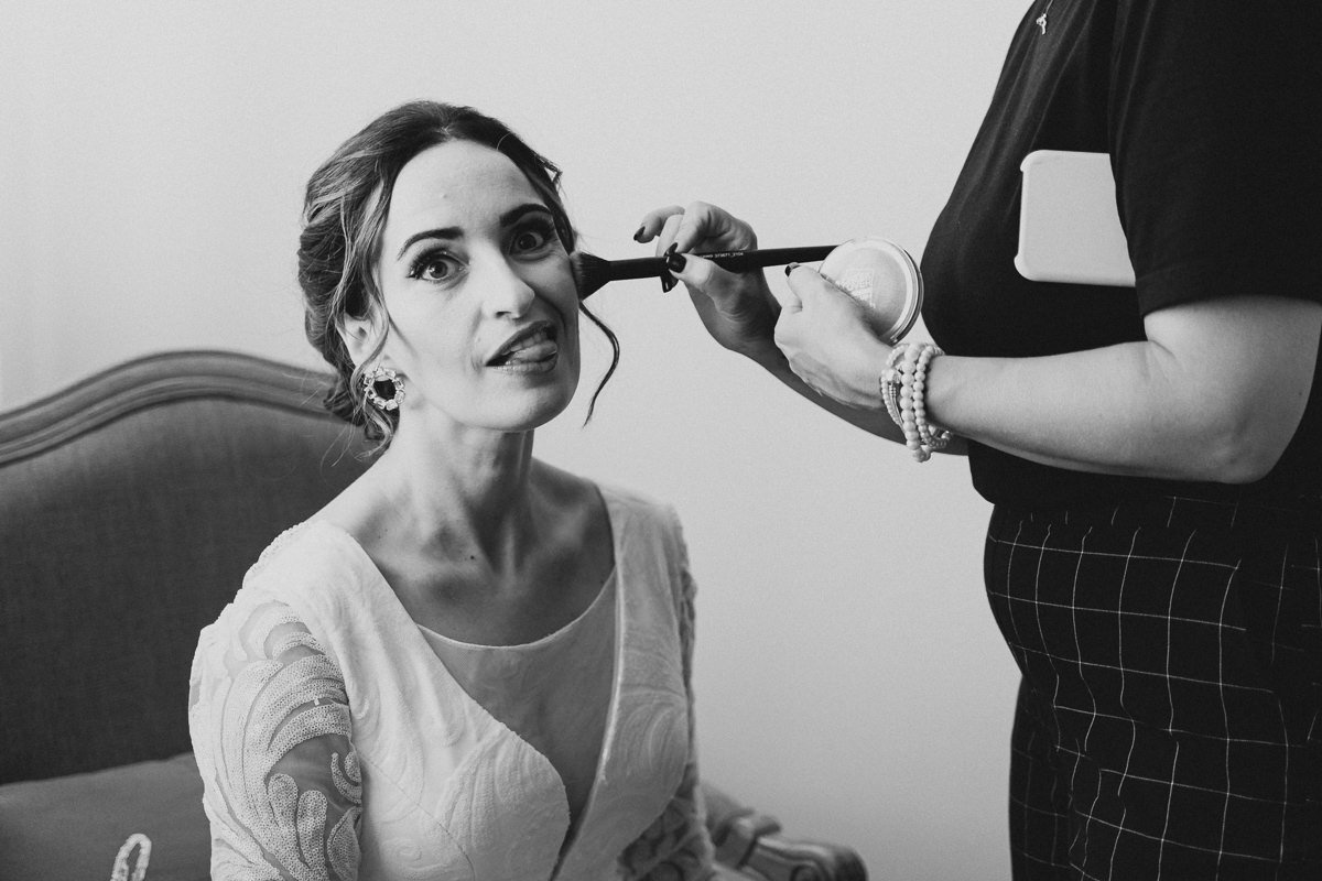 últimos retoques à noiva