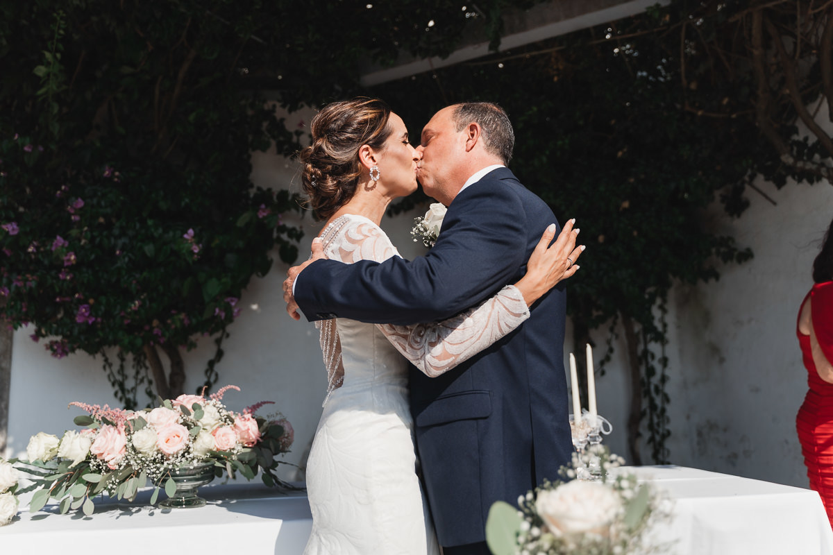 primeiro beijo dos noivos