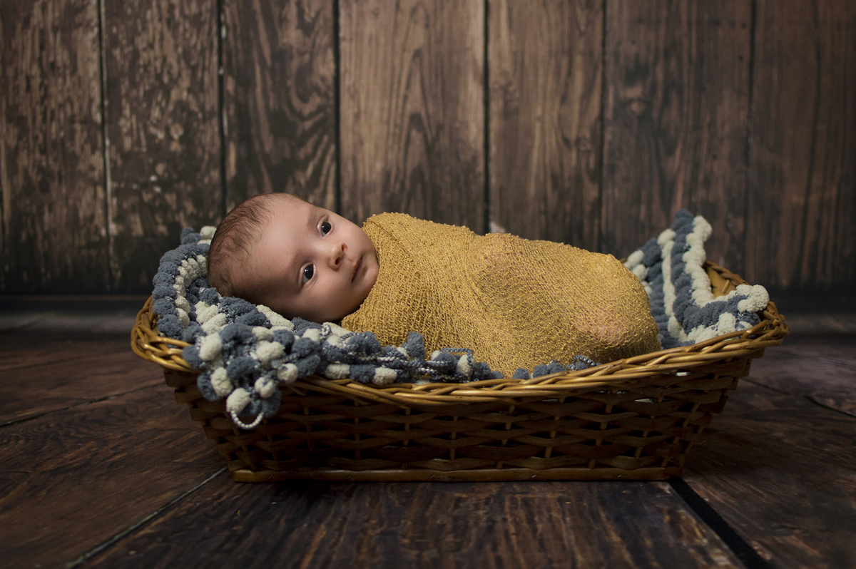 fotografia de recem nascidos, newborn, ensaios especiais de bebês, newborn mágico, fotografia de bebês, estúdio fotográfico recém nascidos, newborn de menino