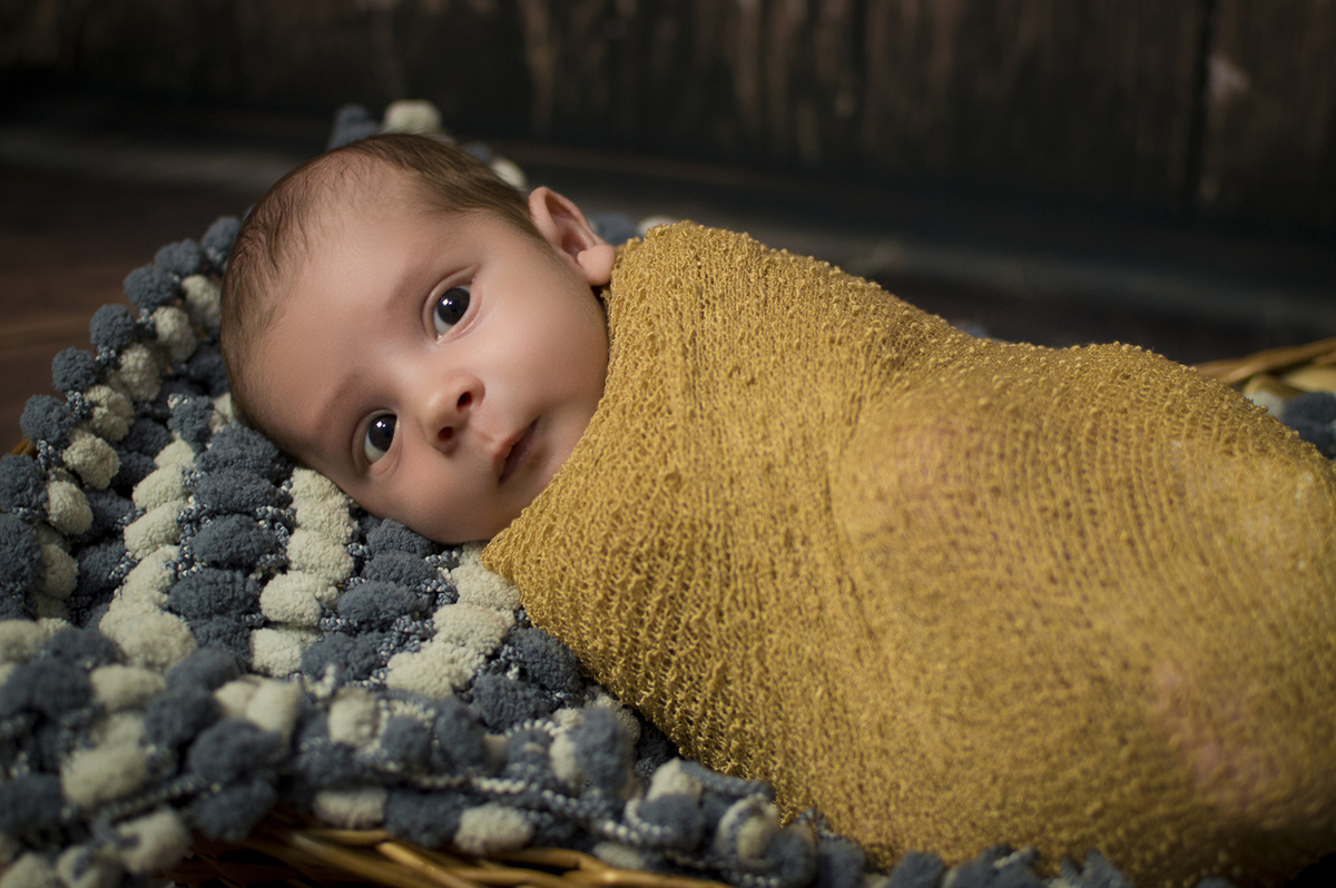 fotografia de recem nascidos, newborn, ensaios especiais de bebês, newborn mágico, fotografia de bebês, estúdio fotográfico recém nascidos, newborn de menino