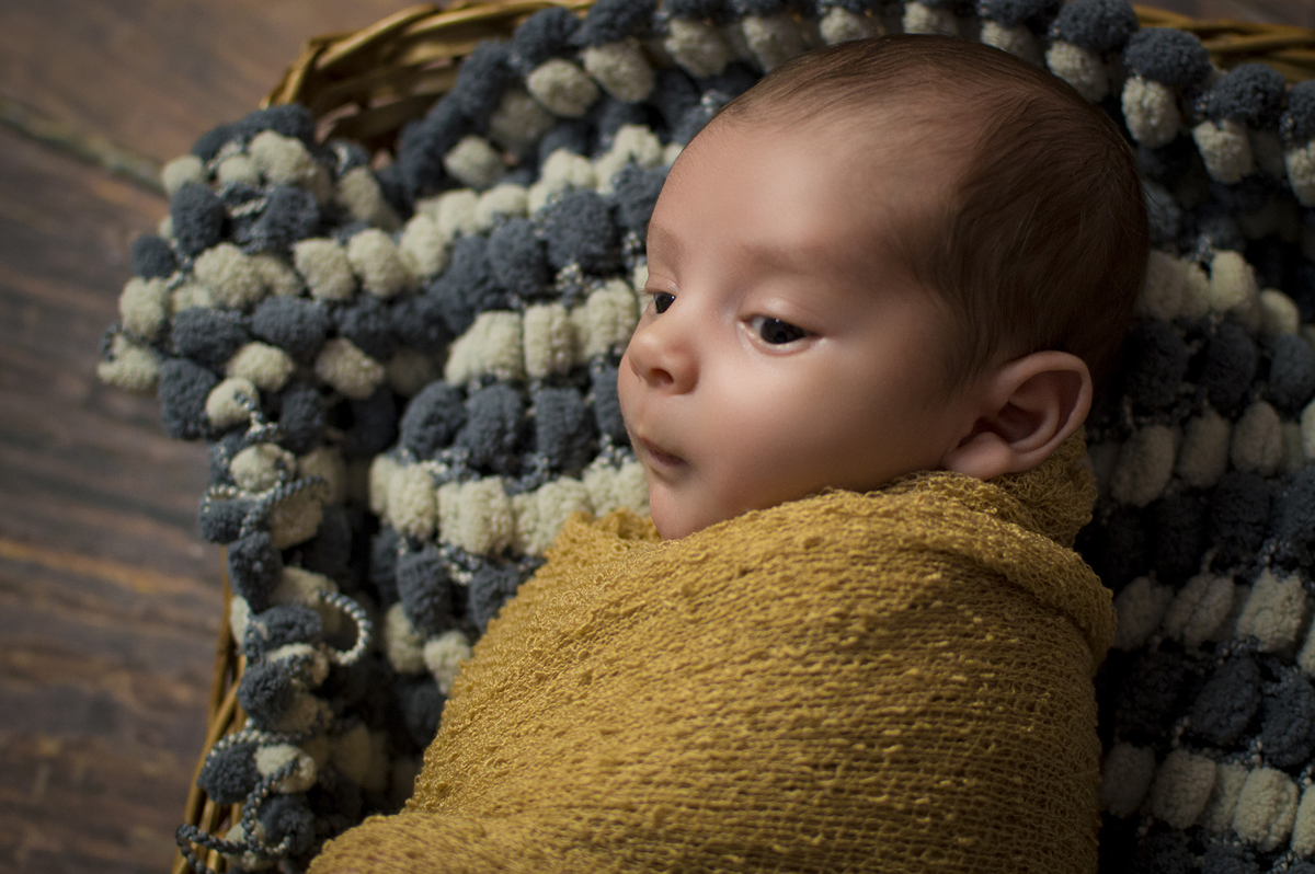 fotografia de recem nascidos, newborn, ensaios especiais de bebês, newborn mágico, fotografia de bebês, estúdio fotográfico recém nascidos, newborn de menino
