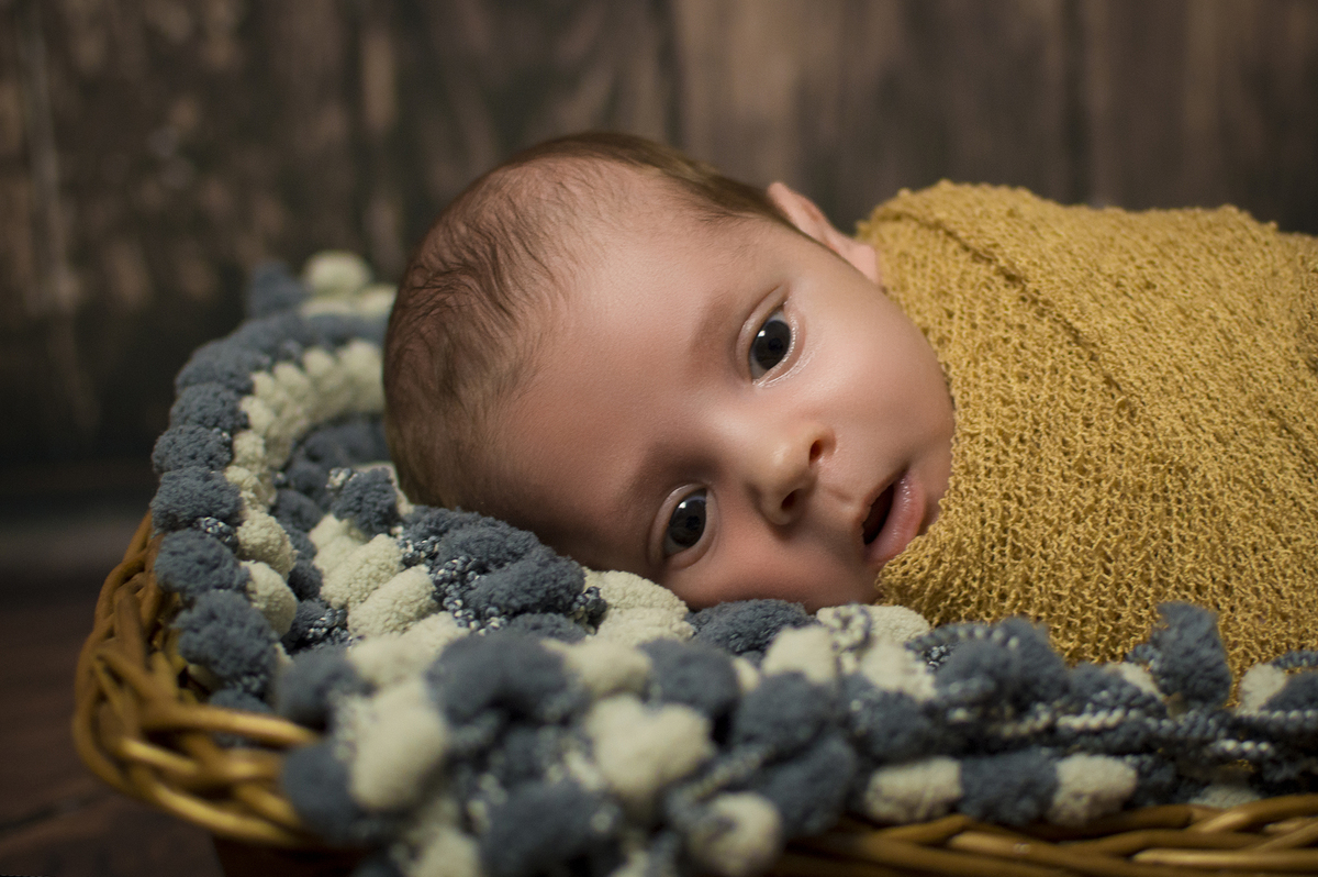 fotografia de recem nascidos, newborn, ensaios especiais de bebês, newborn mágico, fotografia de bebês, estúdio fotográfico recém nascidos, newborn de menino