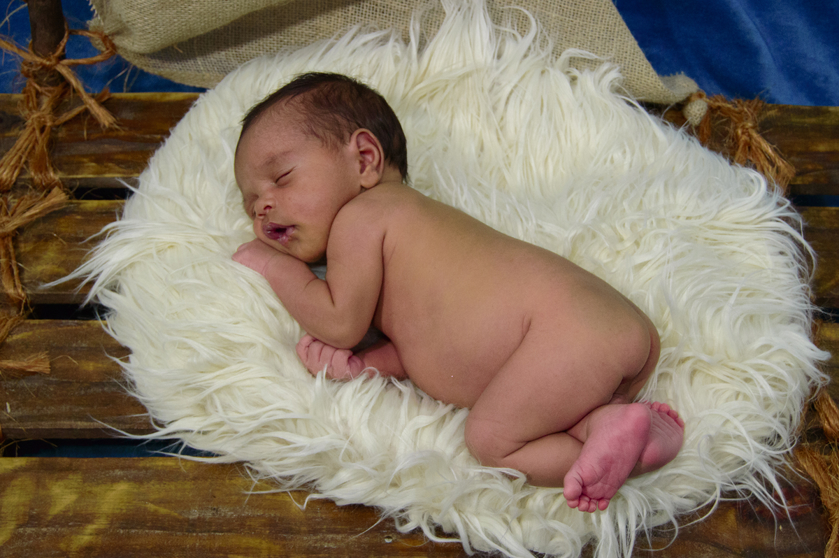 fotografia de recem nascidos, newborn, ensaios especiais de bebês, newborn mágico, fotografia de bebês, estúdio fotográfico recém nascidos, newborn de menino