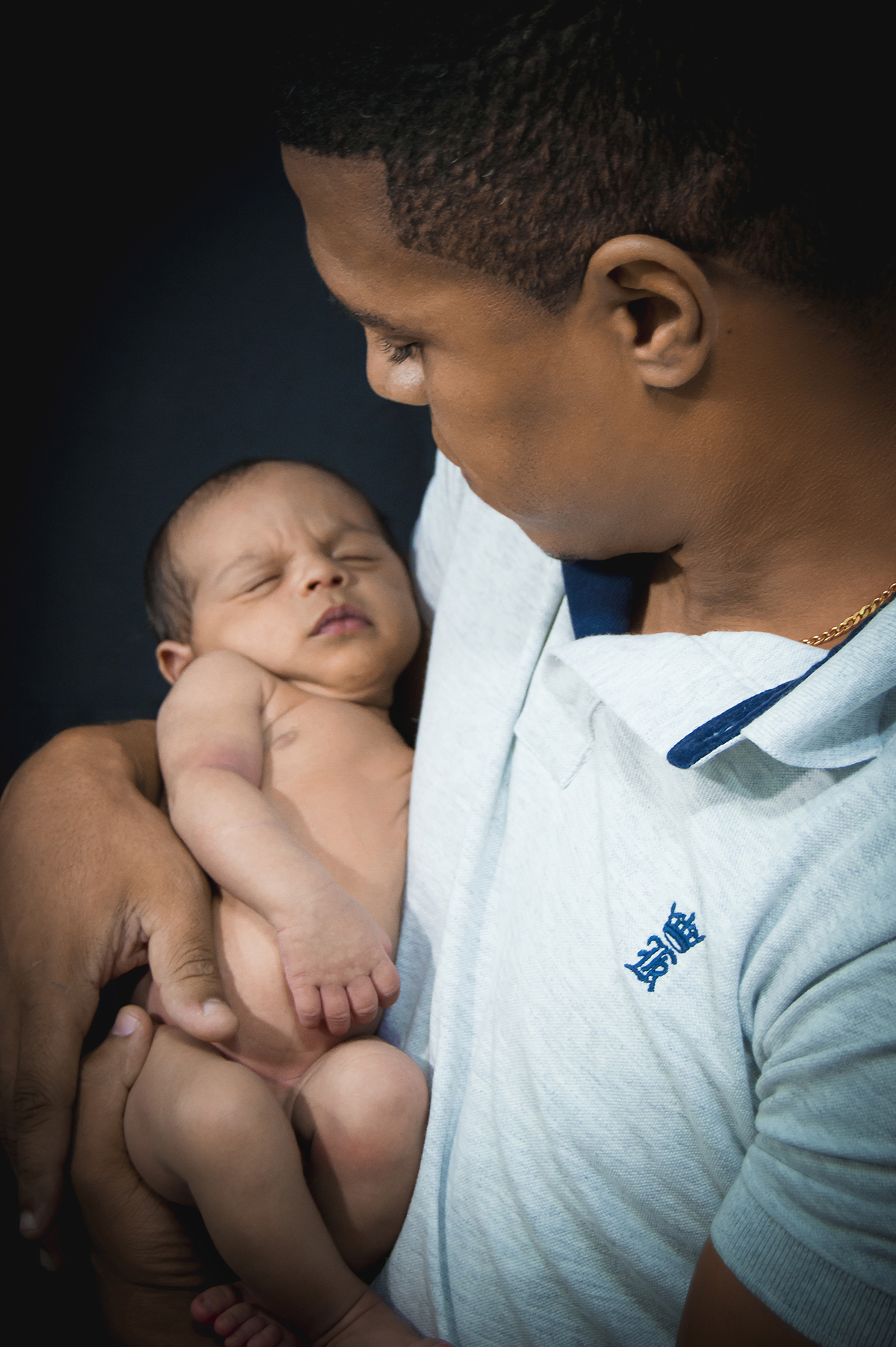 fotografia de recem nascidos, newborn, ensaios especiais de bebês, newborn mágico, fotografia de bebês, estúdio fotográfico recém nascidos, newborn de menino