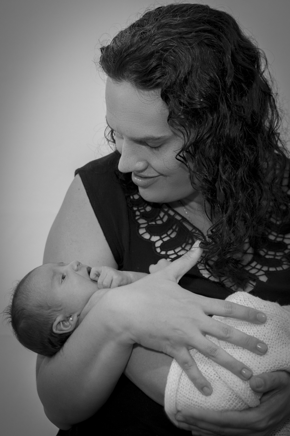 fotografia de recem nascidos, newborn, ensaios especiais de bebês, newborn mágico, fotografia de bebês, estúdio fotográfico recém nascidos, newborn de menina, newborn com os pais