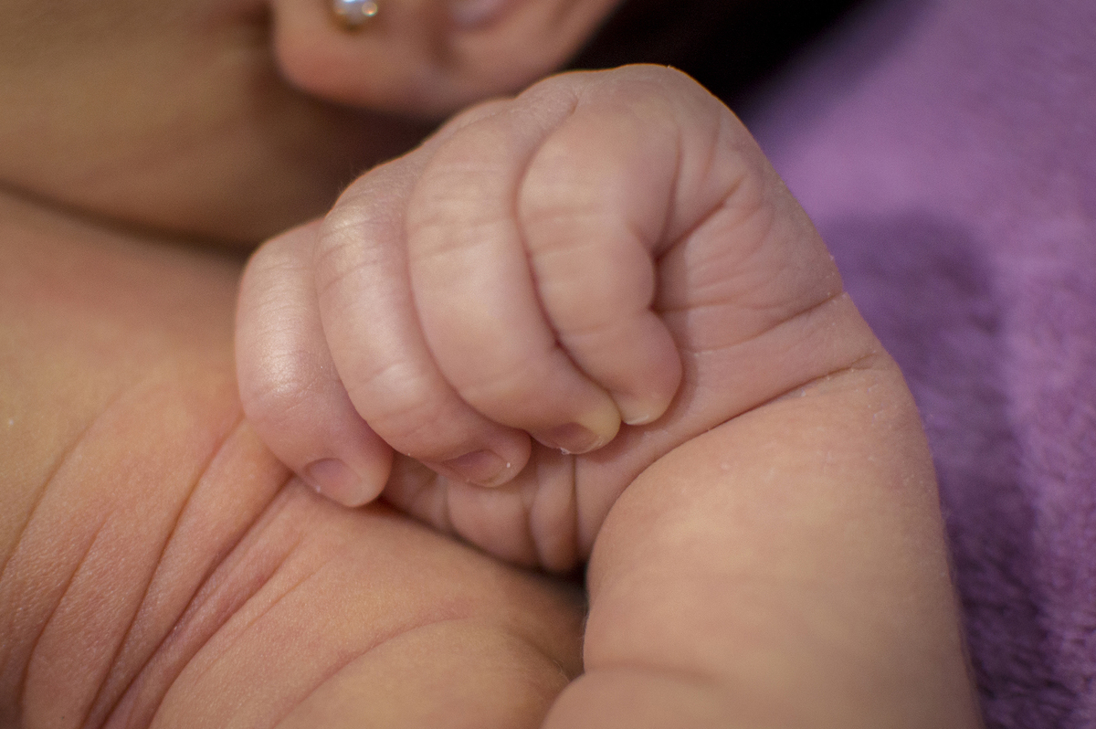 fotografia de recem nascidos, newborn, ensaios especiais de bebês, newborn mágico, fotografia de bebês, estúdio fotográfico recém nascidos, newborn de menina