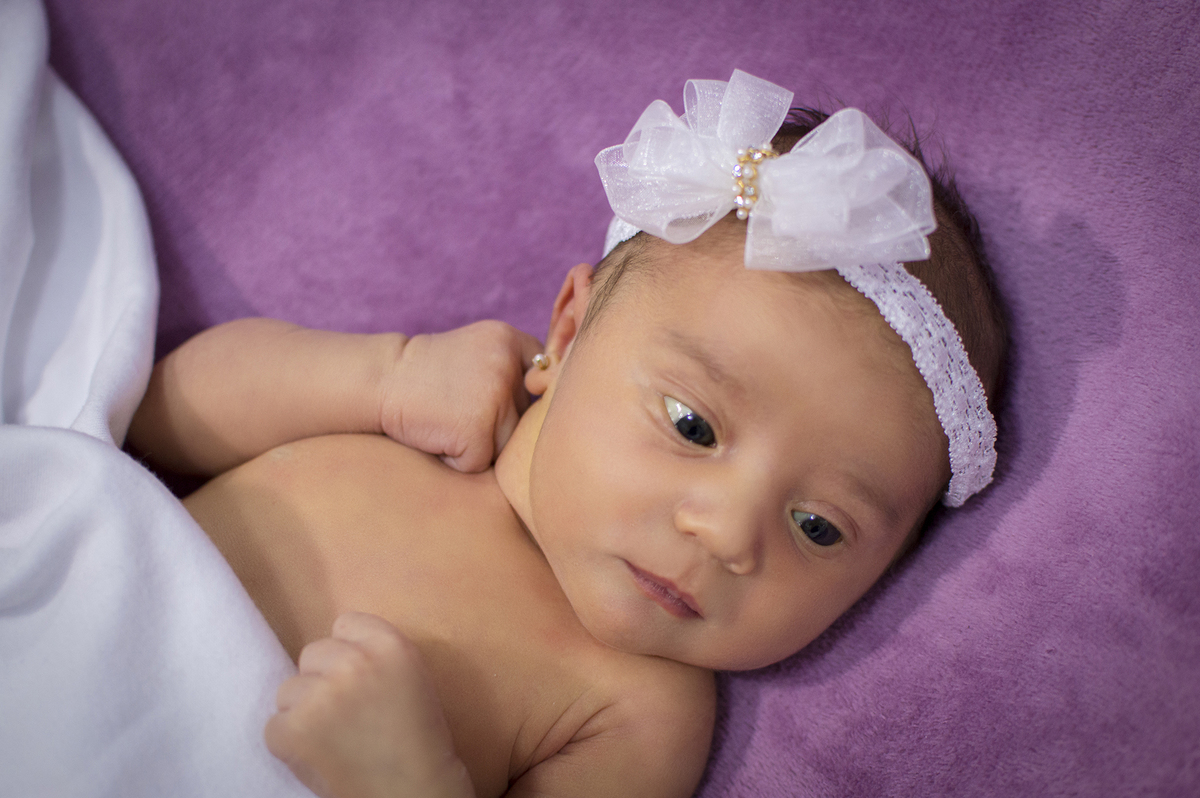 fotografia de recem nascidos, newborn, ensaios especiais de bebês, newborn mágico, fotografia de bebês, estúdio fotográfico recém nascidos, newborn de menina