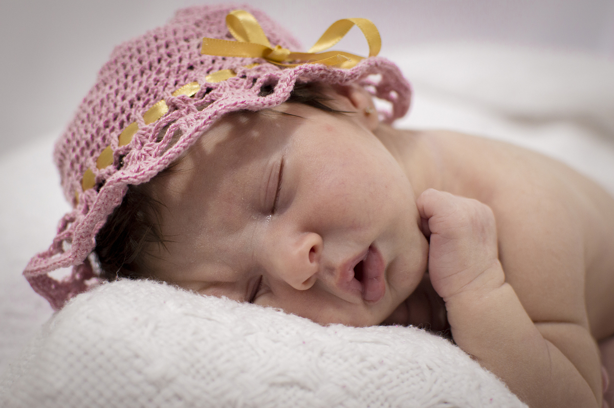 fotografia de recem nascidos, newborn, ensaios especiais de bebês, newborn mágico, fotografia de bebês, estúdio fotográfico recém nascidos, newborn de menina