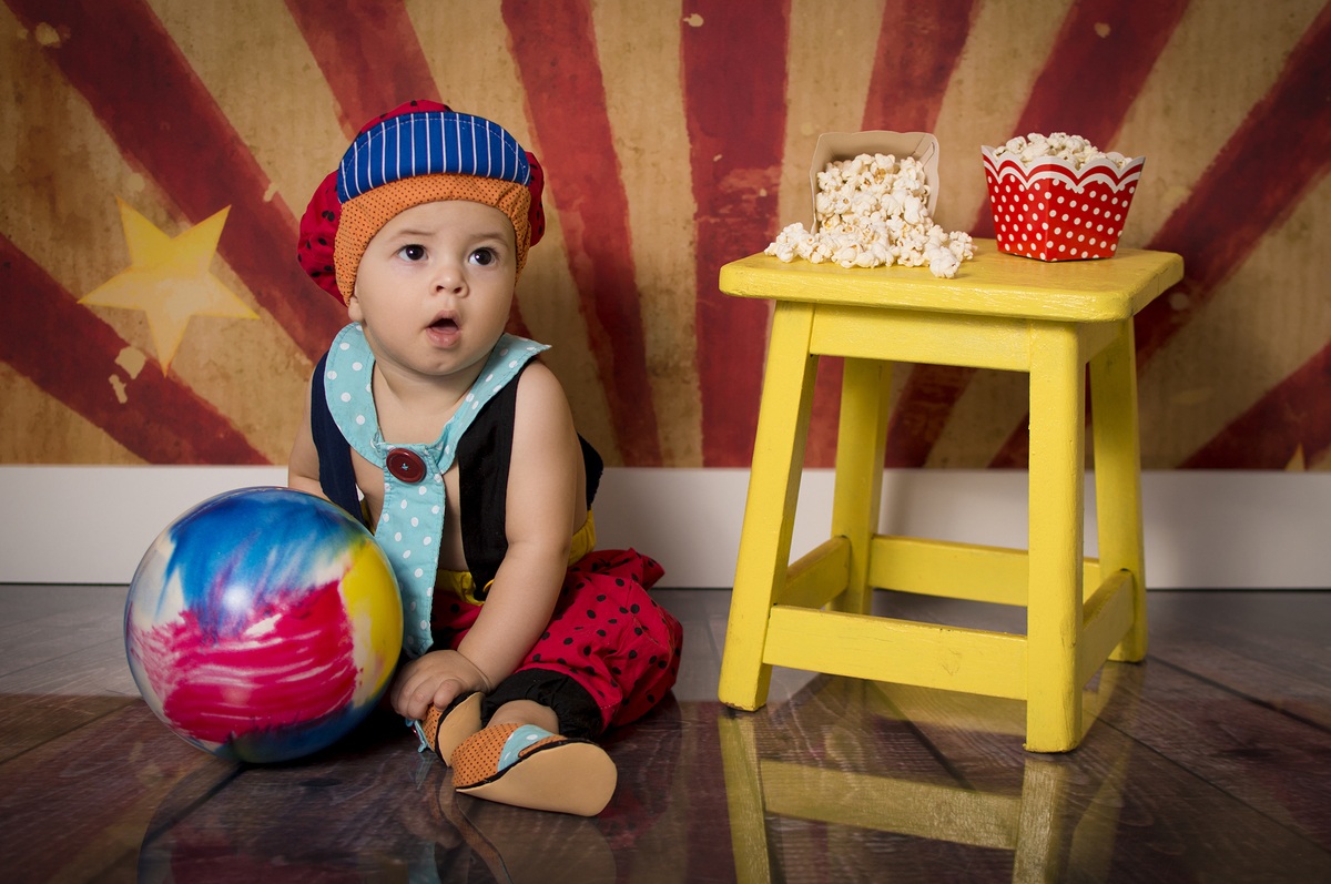 acompanhamento mensal bebê, fotografia de bebê, fotografia de família, fotógrafo de crianças, estúdio fotográfico infantil, newborn, circo infantil, palhacinho, hora do riso