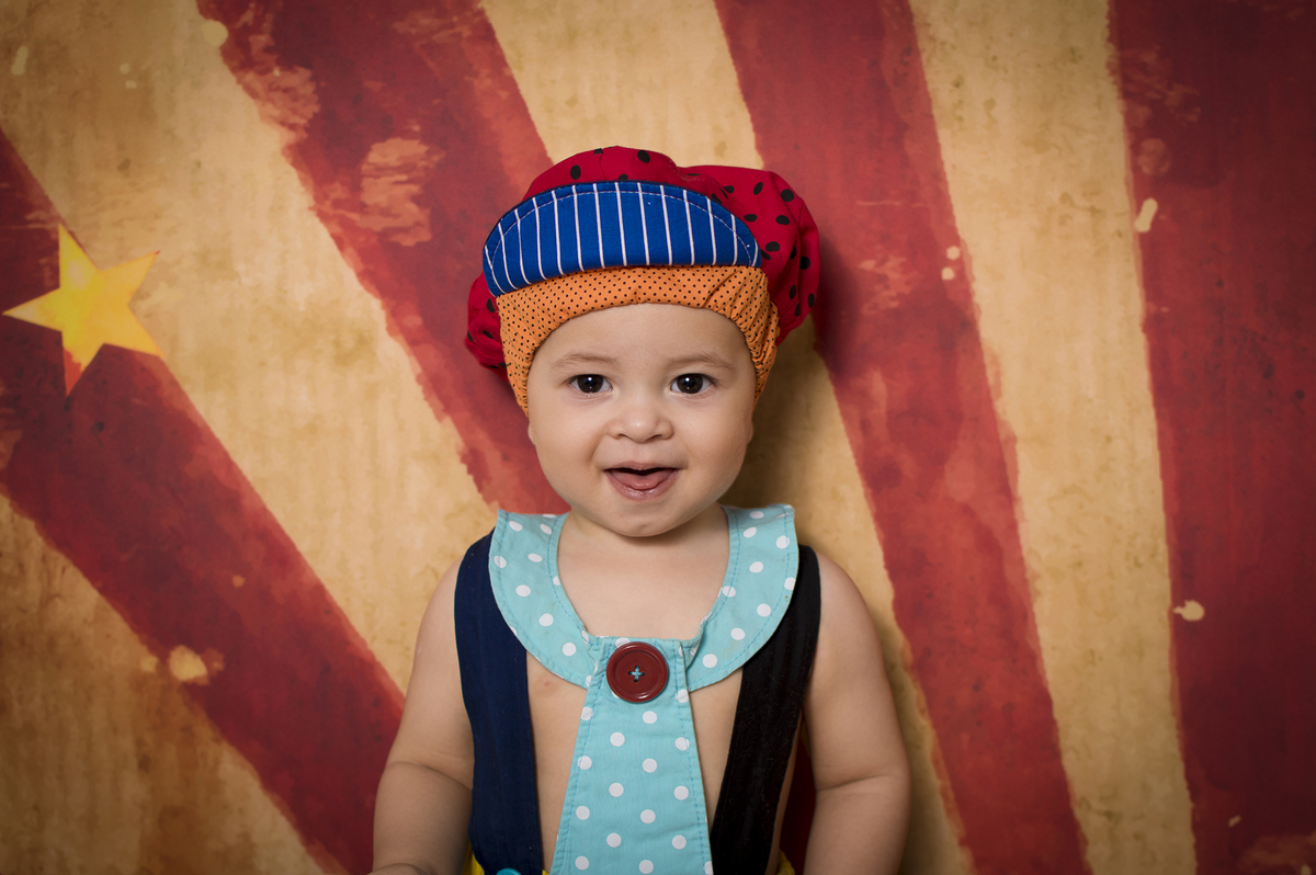 acompanhamento mensal bebê, fotografia de bebê, fotografia de família, fotógrafo de crianças, estúdio fotográfico infantil, newborn, circo infantil, palhacinho, hora do riso