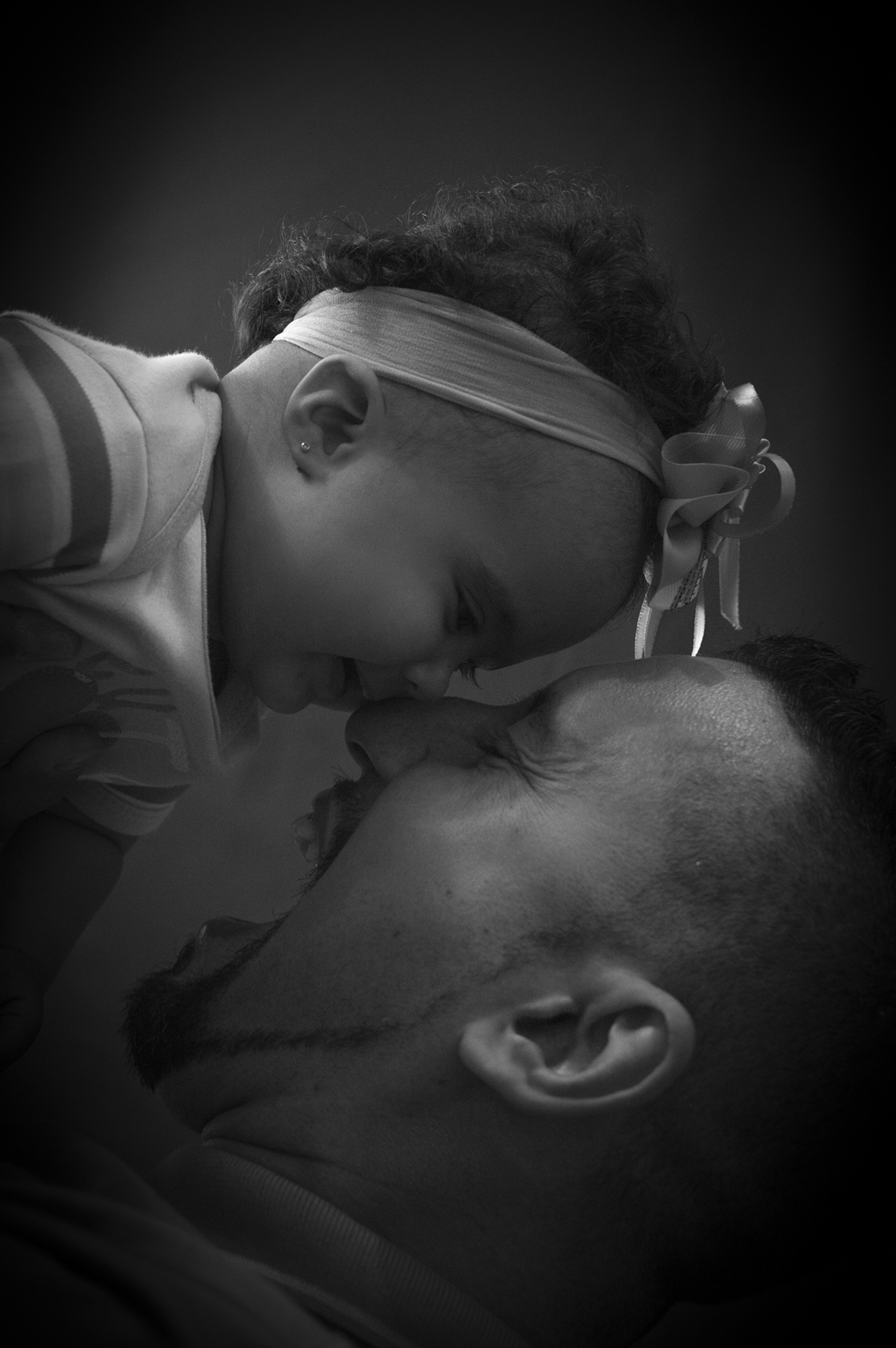 gêmeos, acompanhamento de bebês, acompanhamento mensal, fotografia de gêmeos, fotografia gemelar, irmãos, fotografia de irmãos, fotografia de família, estúdio, fotografia infantil, pais e avós, amor, família, dia dos pais, pai herói