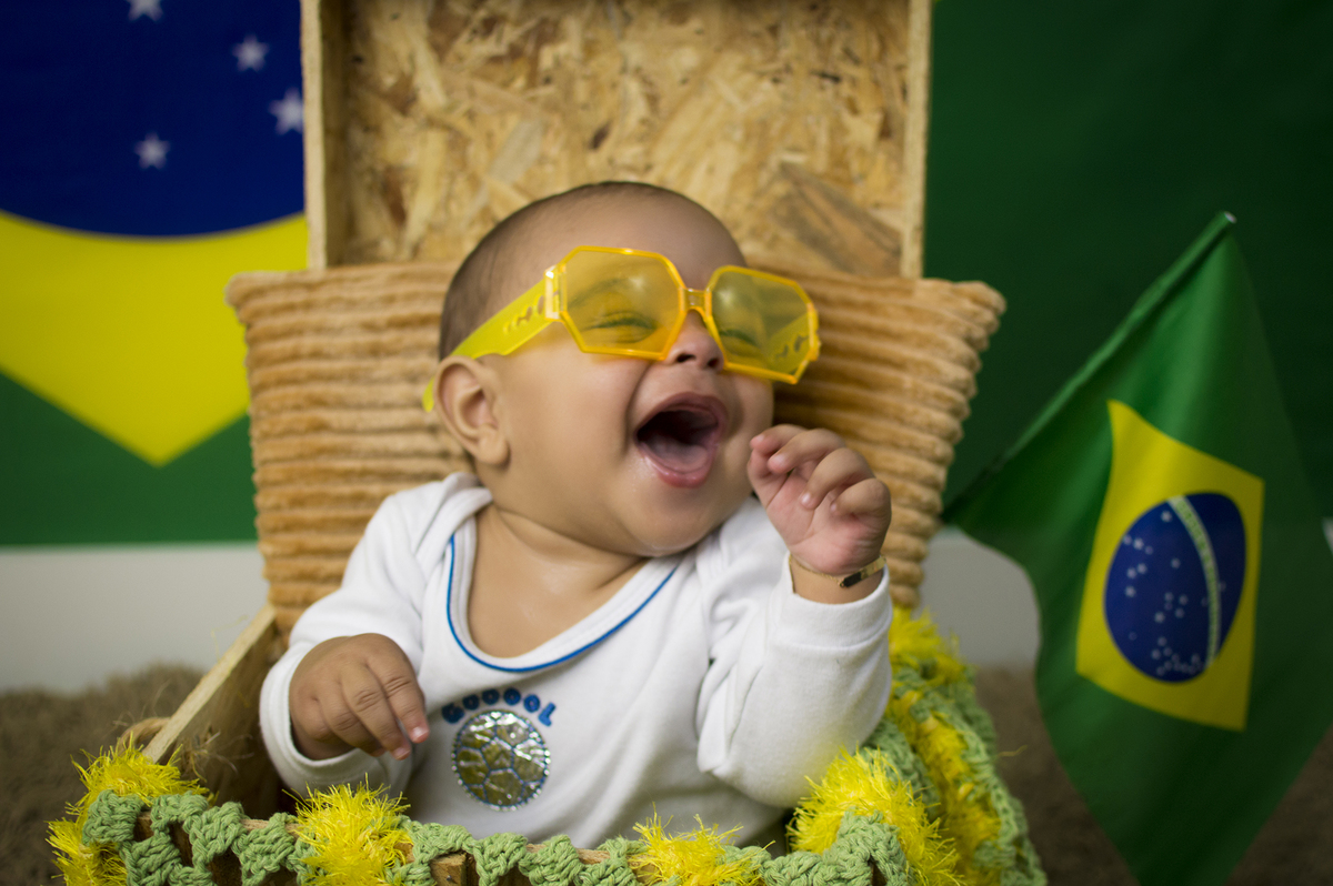 fotografia, fotografia de crianças, bebês, acompanhamento mensal, família, ensaios infantis especiais, fotografia de familia, copa do mundo, seleção, gollllll do brasil, rumo ao hexa