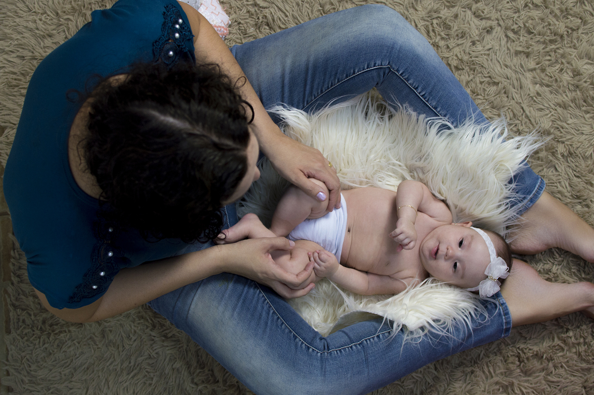 acompanhamento mensal, fotógrafo de crianças, fotógrafo de família, fotógrafo infantil, fotógrafo newborn, estúdio fotográfico Bariri e jaú, Acompanhamento fotográfico trimestral, irmãs, pais e filhos, família.