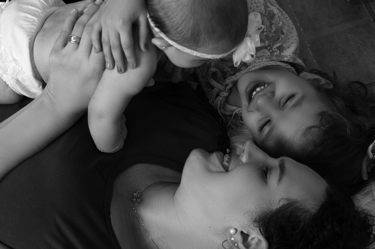 acompanhamento mensal, fotógrafo de crianças, fotógrafo de família, fotógrafo infantil, fotógrafo newborn, estúdio fotográfico Bariri e jaú, Acompanhamento fotográfico trimestral, irmãs, pais e filhos, família.