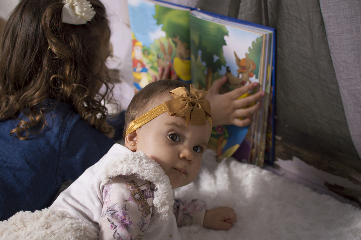 acompanhamento mensal, fotógrafo de crianças, fotógrafo de família, fotógrafo infantil, fotógrafo newborn, estúdio fotográfico Bariri e jaú, Acompanhamento fotográfico trimestral, irmãs, pais e filhos, família.