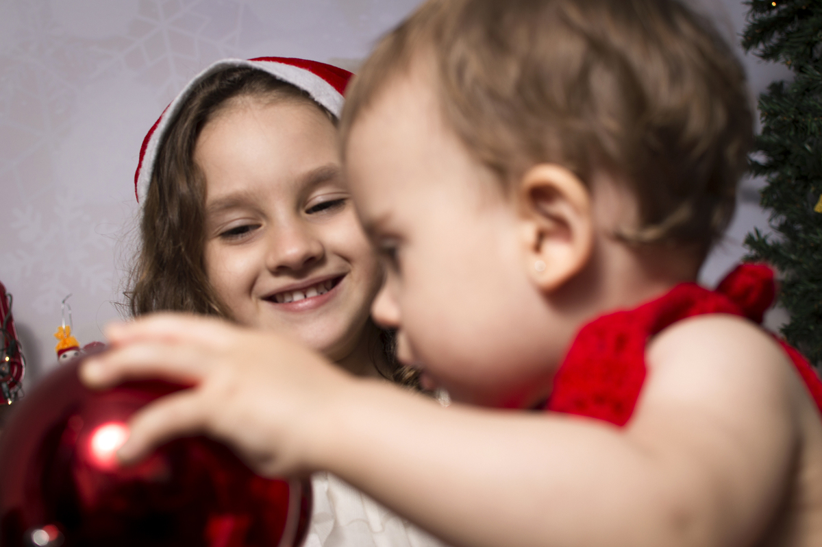 acompanhamento mensal, fotógrafo de crianças, fotógrafo de família, fotógrafo infantil, fotógrafo newborn, estúdio fotográfico Bariri e jaú, Acompanhamento fotográfico trimestral, irmãs, pais e filhos, família. ensaio de natal